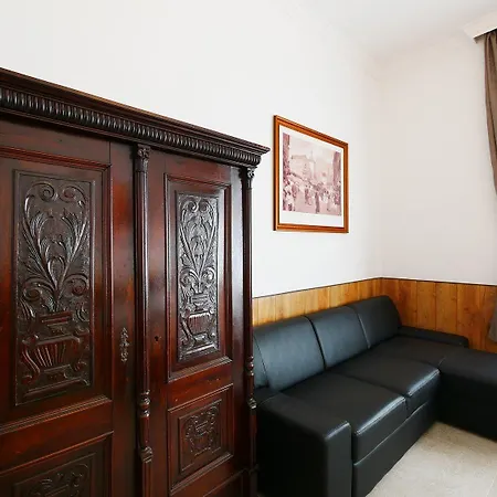 Appartamento Karla Capka Street *